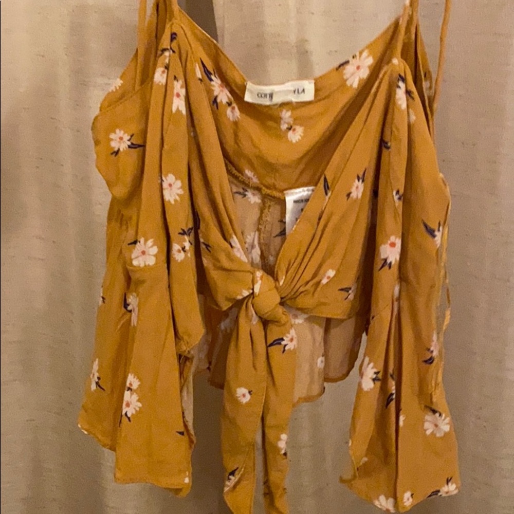 MISBEHAVIN Flowery summer boutique top